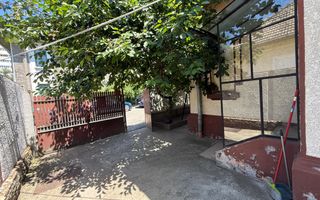 Casa pe parter, singura in curte, in Vatra Luminoasa - Poză 2