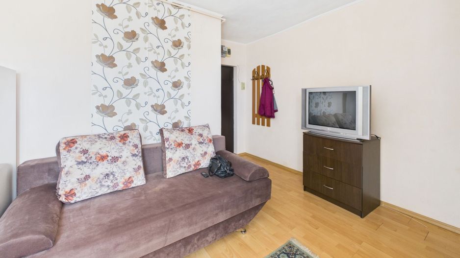 Garsonieră de închiriat pe  Postăvarului Titan Zonă liniștită - Poză 3