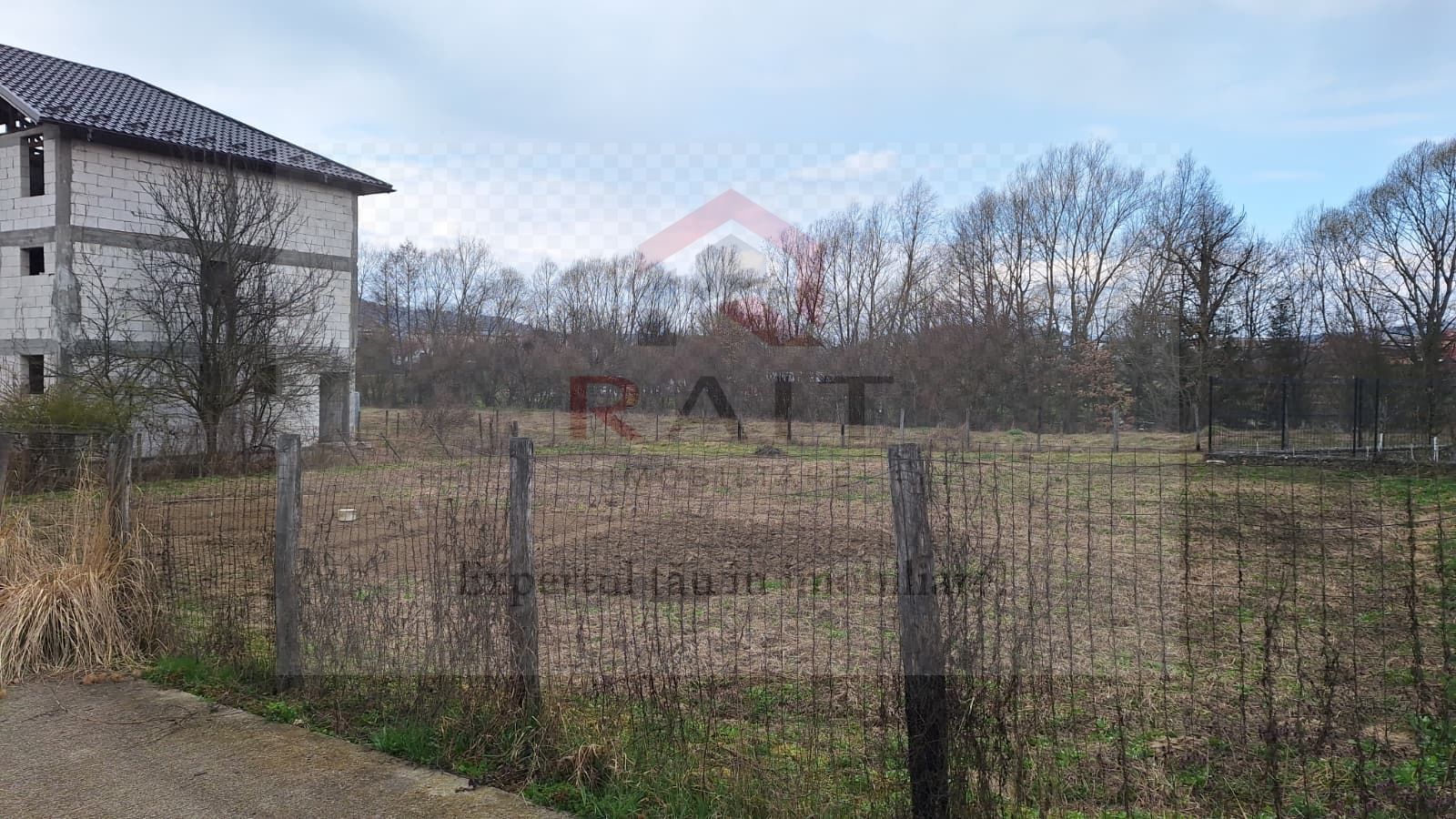 Teren intravilan Curtea de Arges - Poză 3
