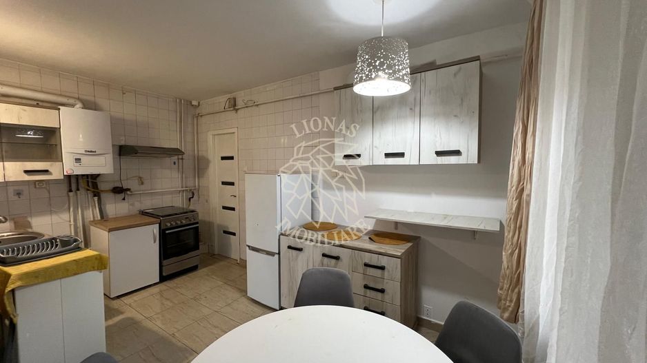 Apartament 2 camere-balcon-curte comuna-parcare-Zona Spalatoria Mara - Poză 4