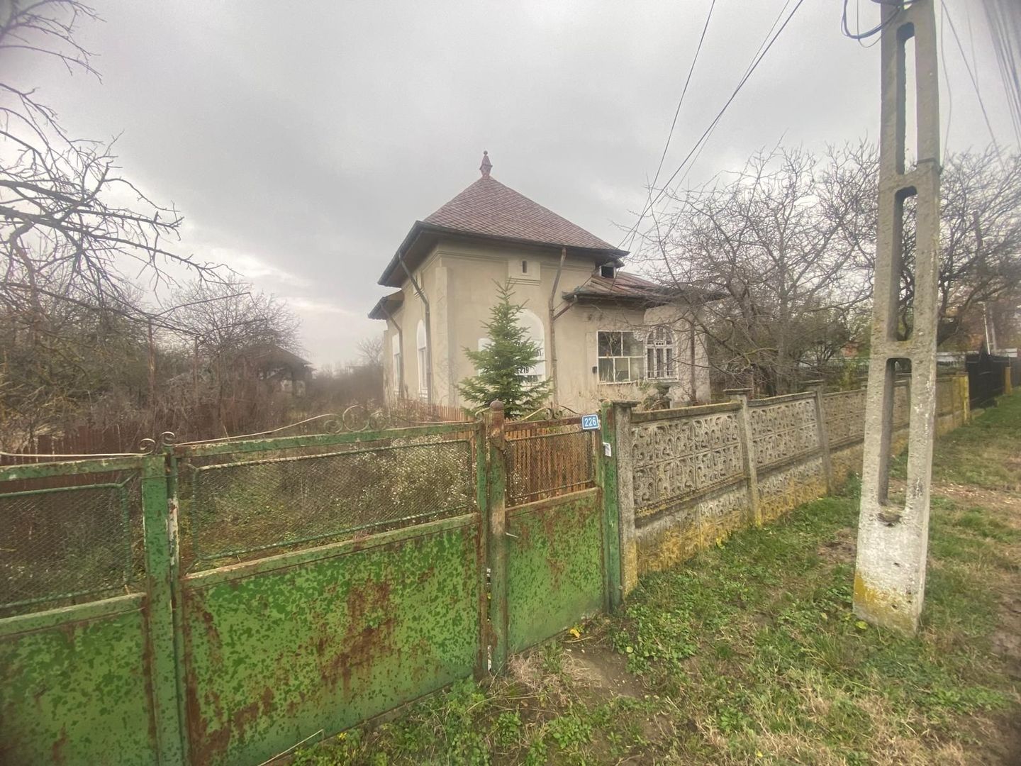 Proiect pentru dezvoltare sau locuire! Vanzare casa in Ulmi - Poză 1