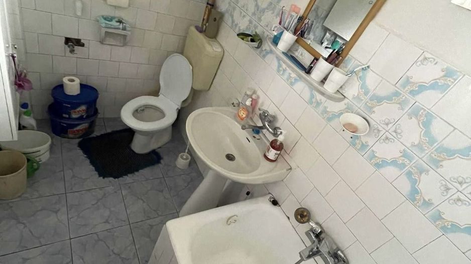 De vanzare casa 5 camere Carei - Poză 8