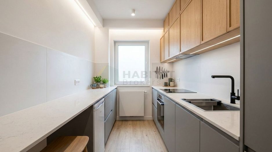 Decomandata, bloc 1982, aproape de metrou - Poză 3