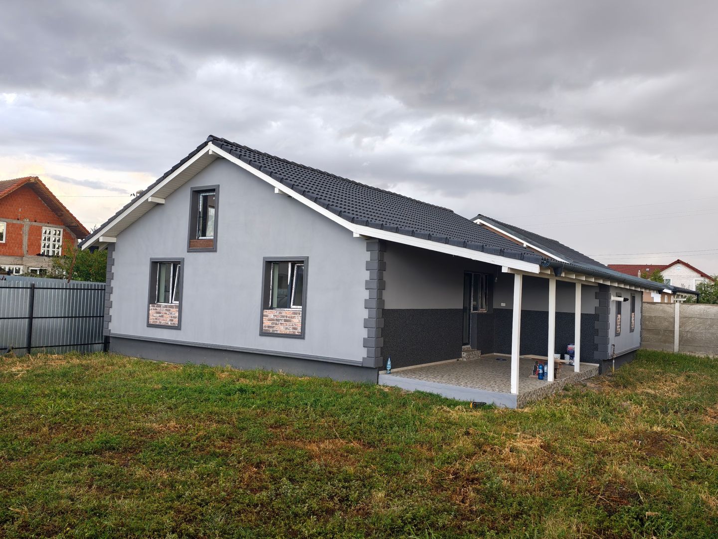 Casa Individuala Sanmihaiu Roman,Parter,4 Camere,2Bai,Toate Utilitatile - Poză 1
