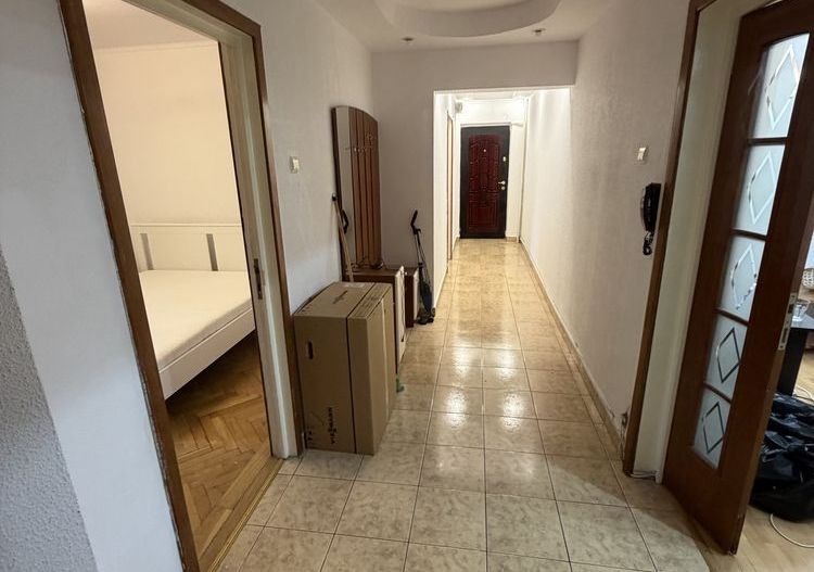 Inchiriere 4 camere zona Unirii centrală proprie vedere dublă - Poză 2