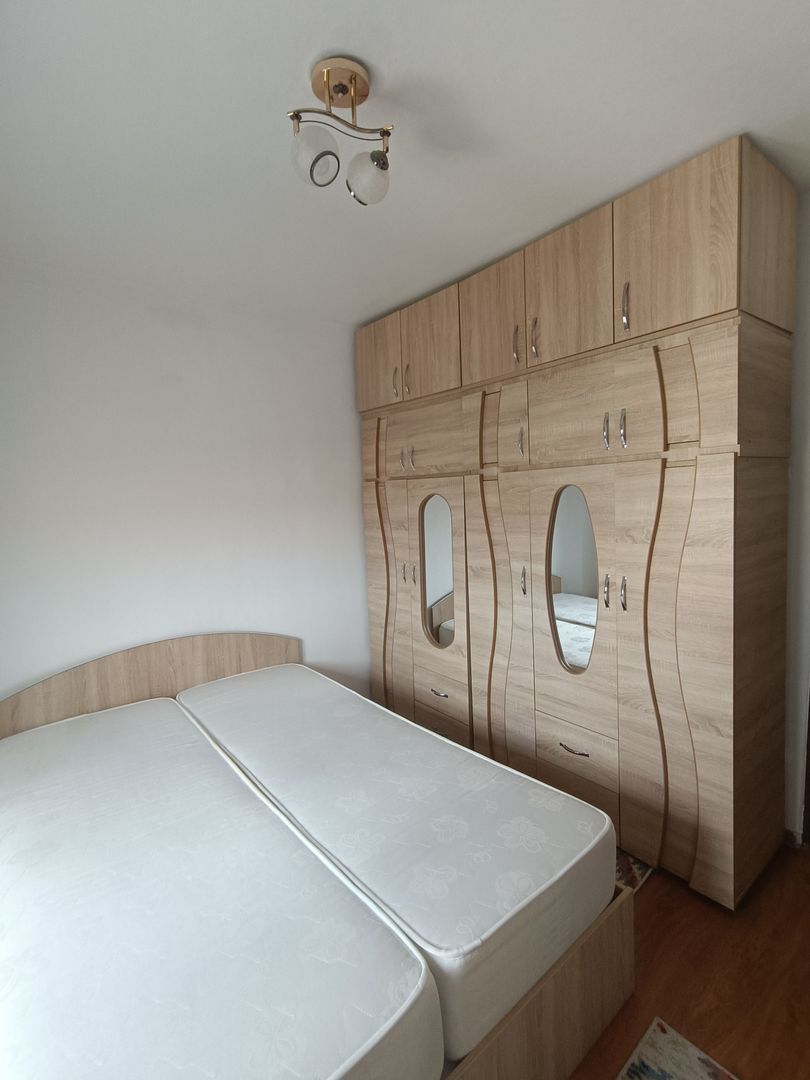 Apartament de vanzare 2 camere 50 mpu etaj 3 mobilat utilat Alba Iulia - Poză 1
