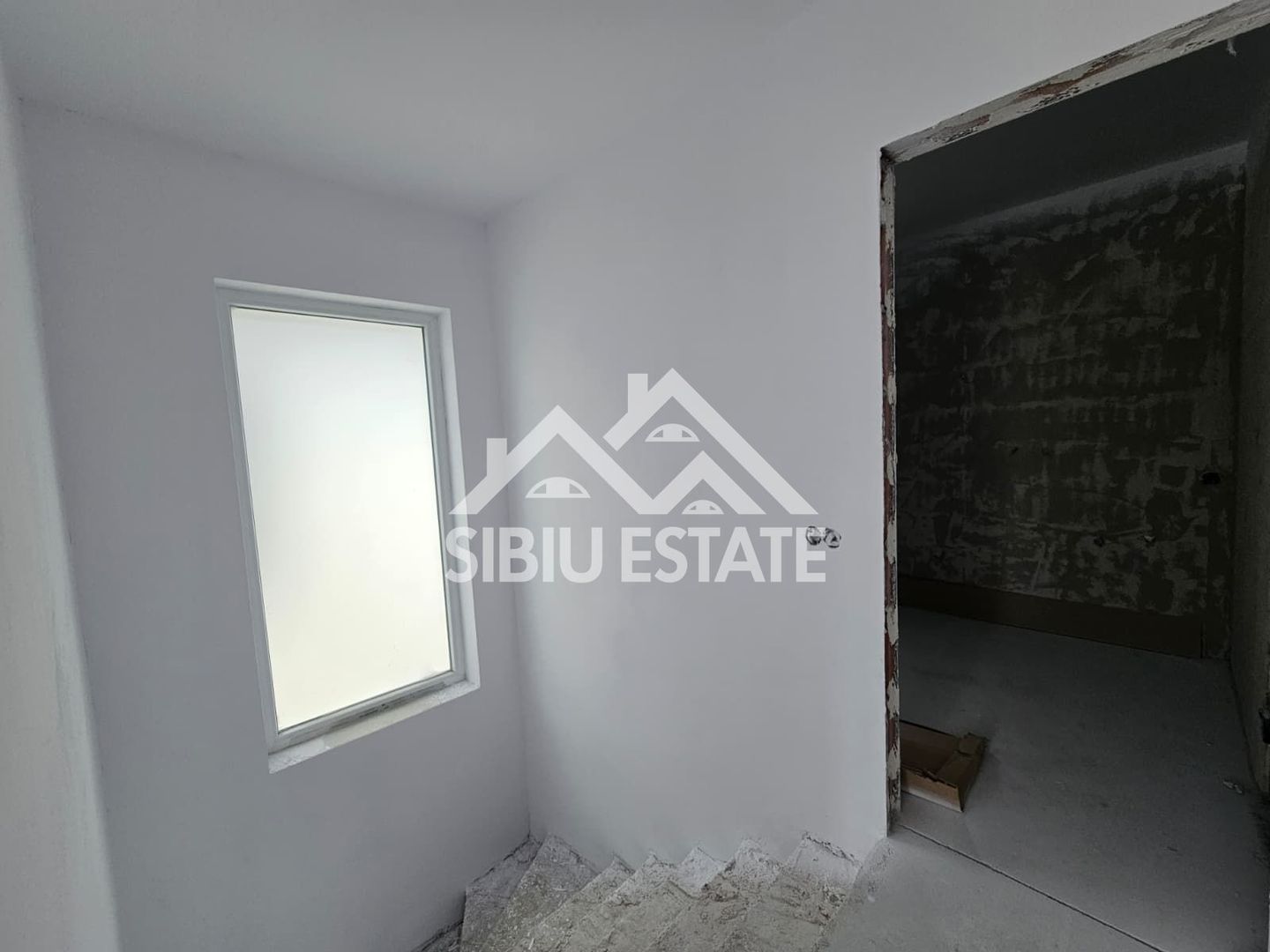 Casa unifamilala 5 camere curte proprie  Sura Mica zona Penny - Poză 16