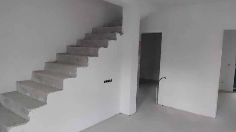 Vand casa tip duplex Martinesti - Poză 1