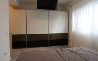 Zona Lipovei, casa 4 camere + 3 bai, curte proprie. - Poză 14