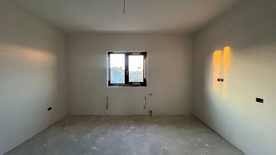 Duplex despartit prin camera tehnica - Poză 7