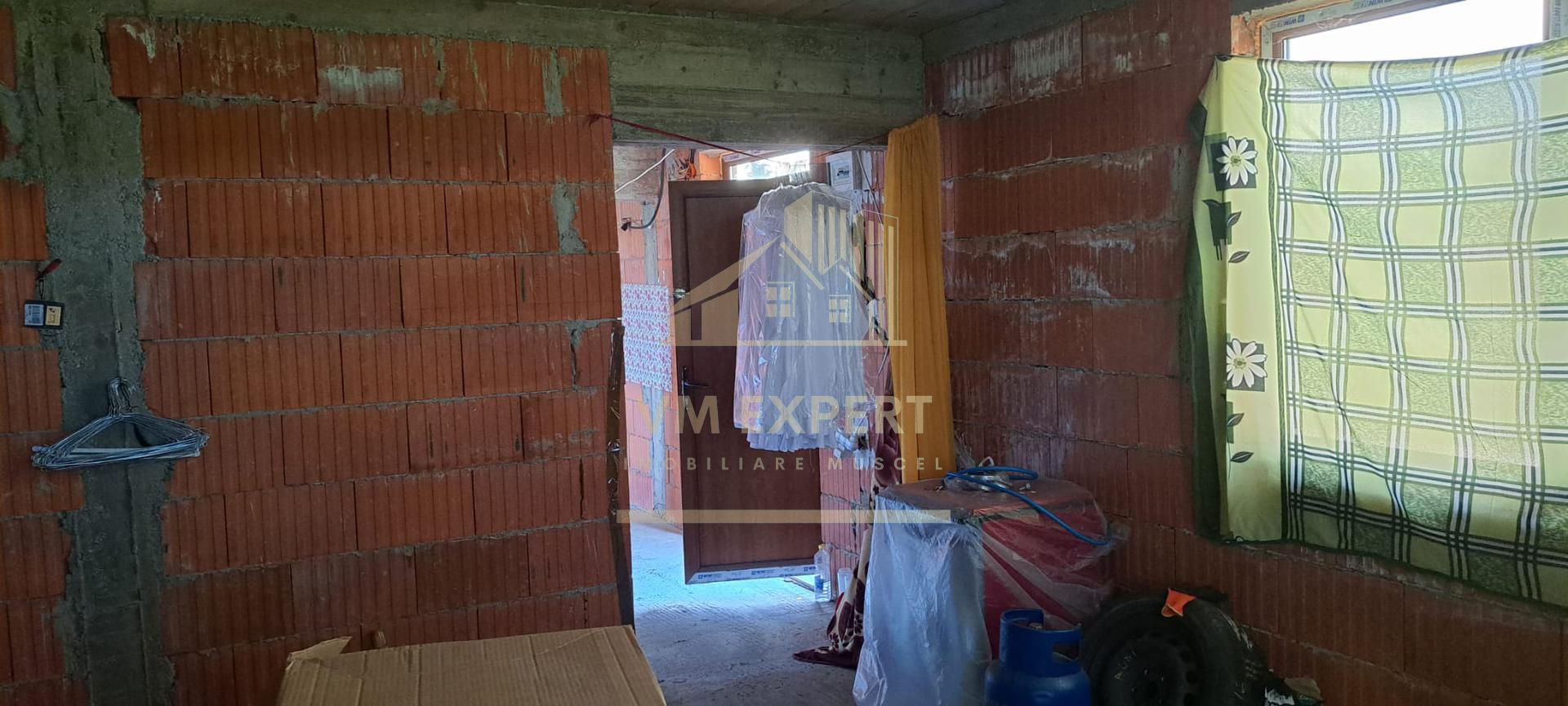 VILA 4 CAMERE, TEREN 787 MP, PISCANI, ARGES - Poză 10