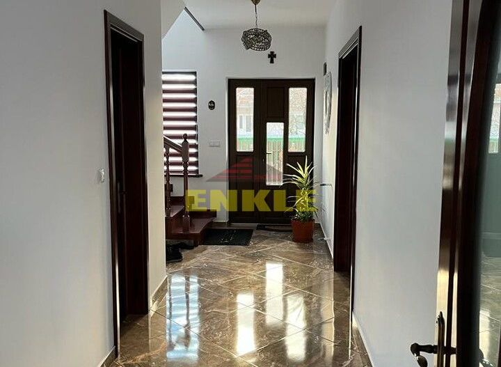 Casa , P+1+teren, 420 mp,situata in Broscauti ,pret 125000 Euro - Poză 5