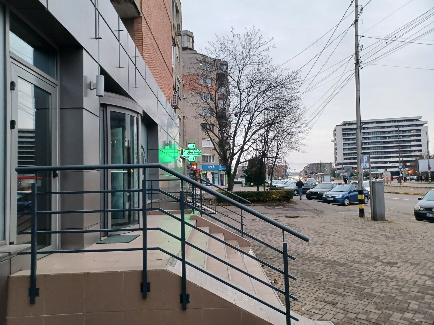 Spațiu birouri, Decebal Oradea. 2 700 Euro+TVA/lună (neg). Comision 0 - Poză 2