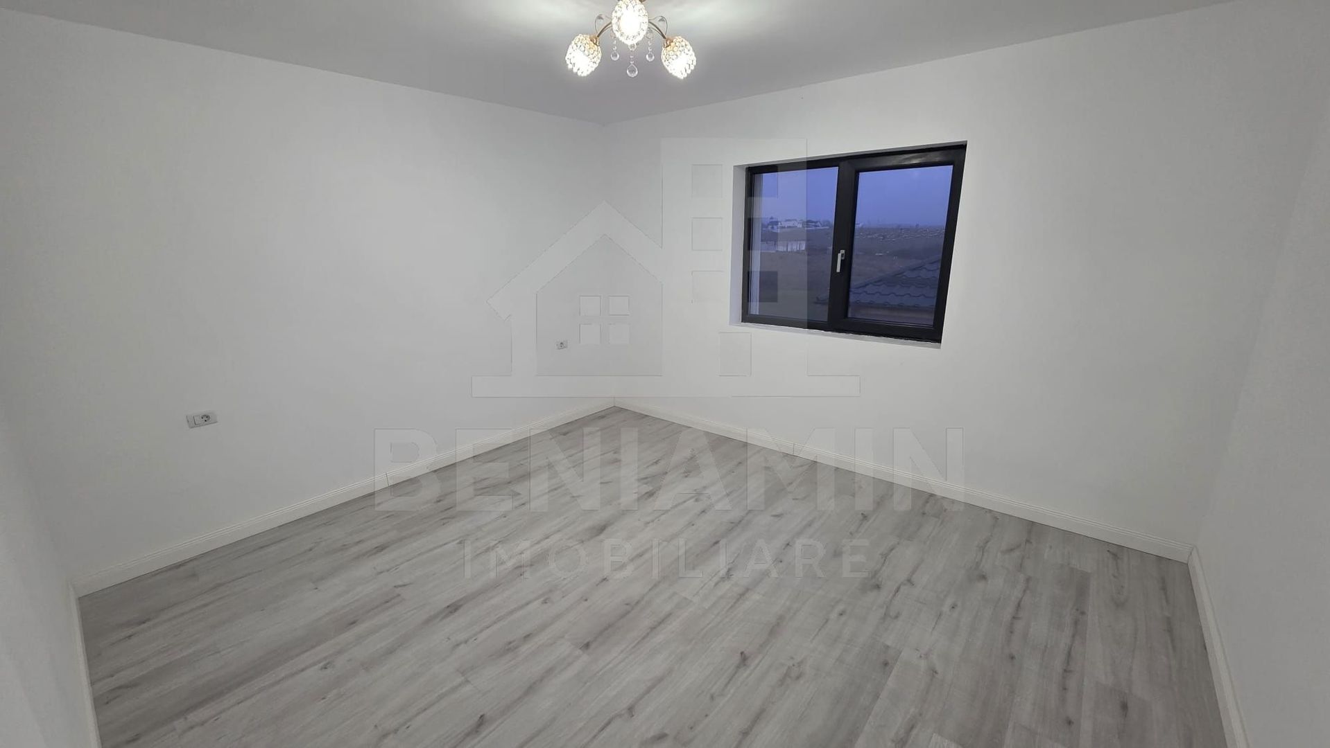 Casa noua 4 dormitoare 2 bai P+1 zona Selgros Teilor - Poză 5