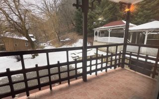 Hotel / Pensiune de vânzare în Central, Slanic-Moldova - Poză 12