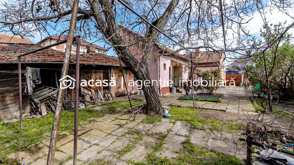 Ocazie Casa veche cu teren generos de 1095 mp in Parneava - Poză 4