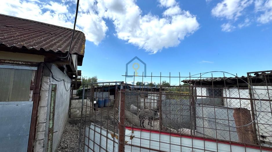 Casa spatioasa cu zona amenajata pentru ferma Cicarlau - Poză 21