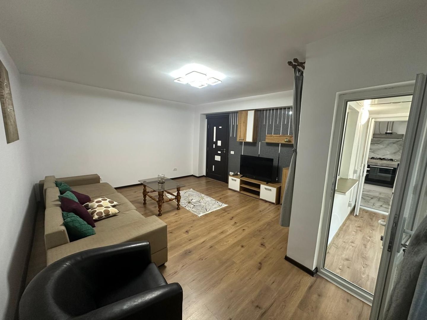 Apartament cu 2 camere Brancoveanu-Piata Sudului metrou - Poză 1