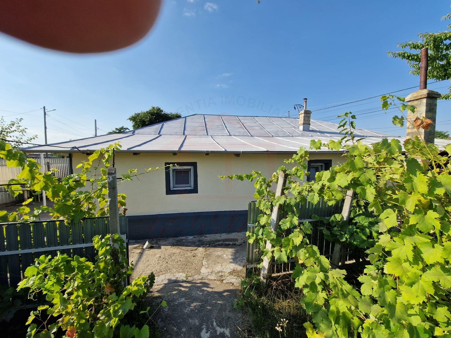 85.000 Euro- casa +magazin+garaj in com Smardan, sat Cismele, - Poză 5