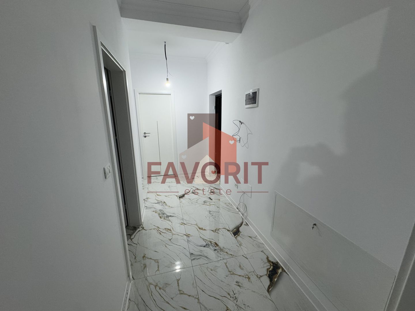 Bloc nou. TVA 21% inclus in pret. Strada asfaltata - Poză 9