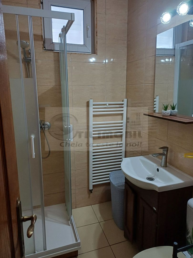 Casă/ Vila 4 camere în Aroneanu 1000 euro - Poză 3