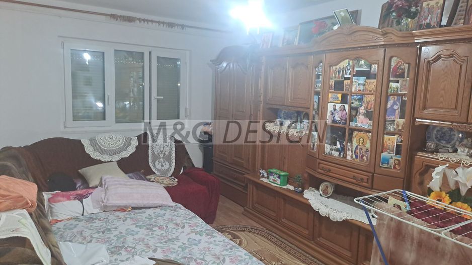 Apartament 2 camere Aradului etaj 4 decomandat - Poză 1