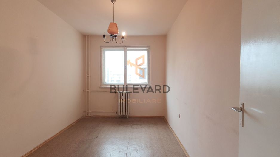 Apartament cu 2 camere decomandat, zona Winmarkt! - Poză 1