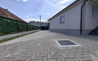 Casa renovata total- zona Calea Poplacii cu teren de 454 mp - Poză 2