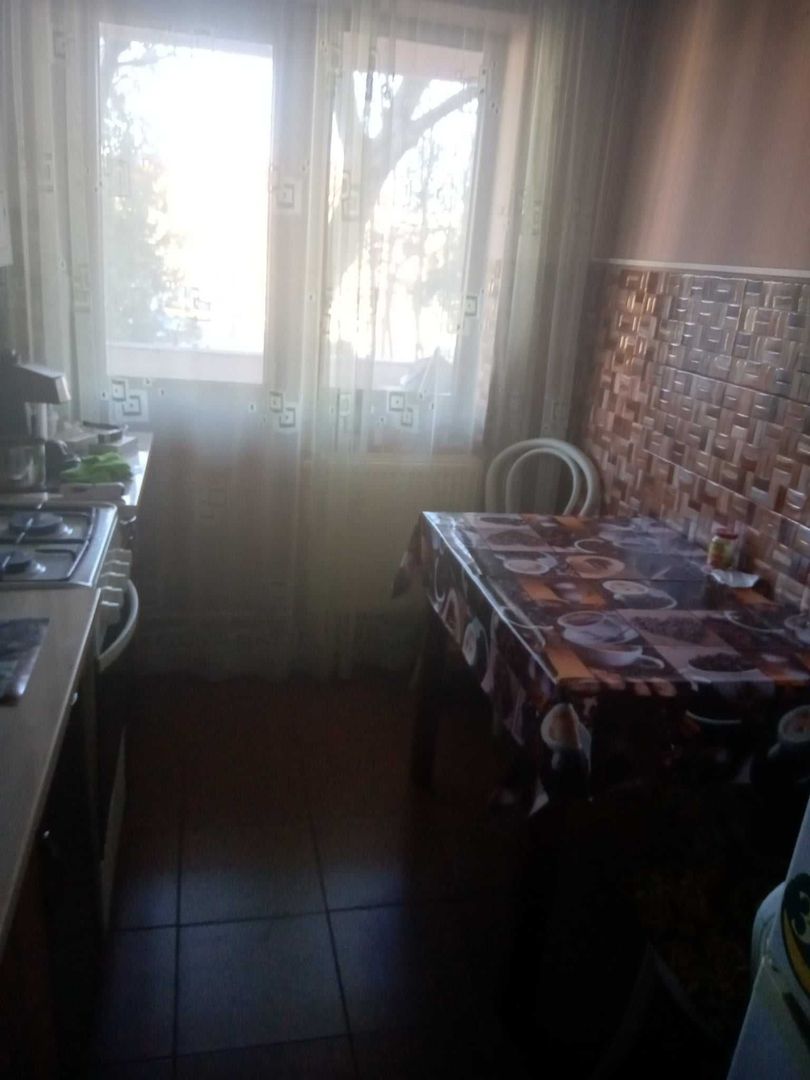 BRASADAS vinde ap 2 cam etaj 1 în Micro 14. - Poză 7