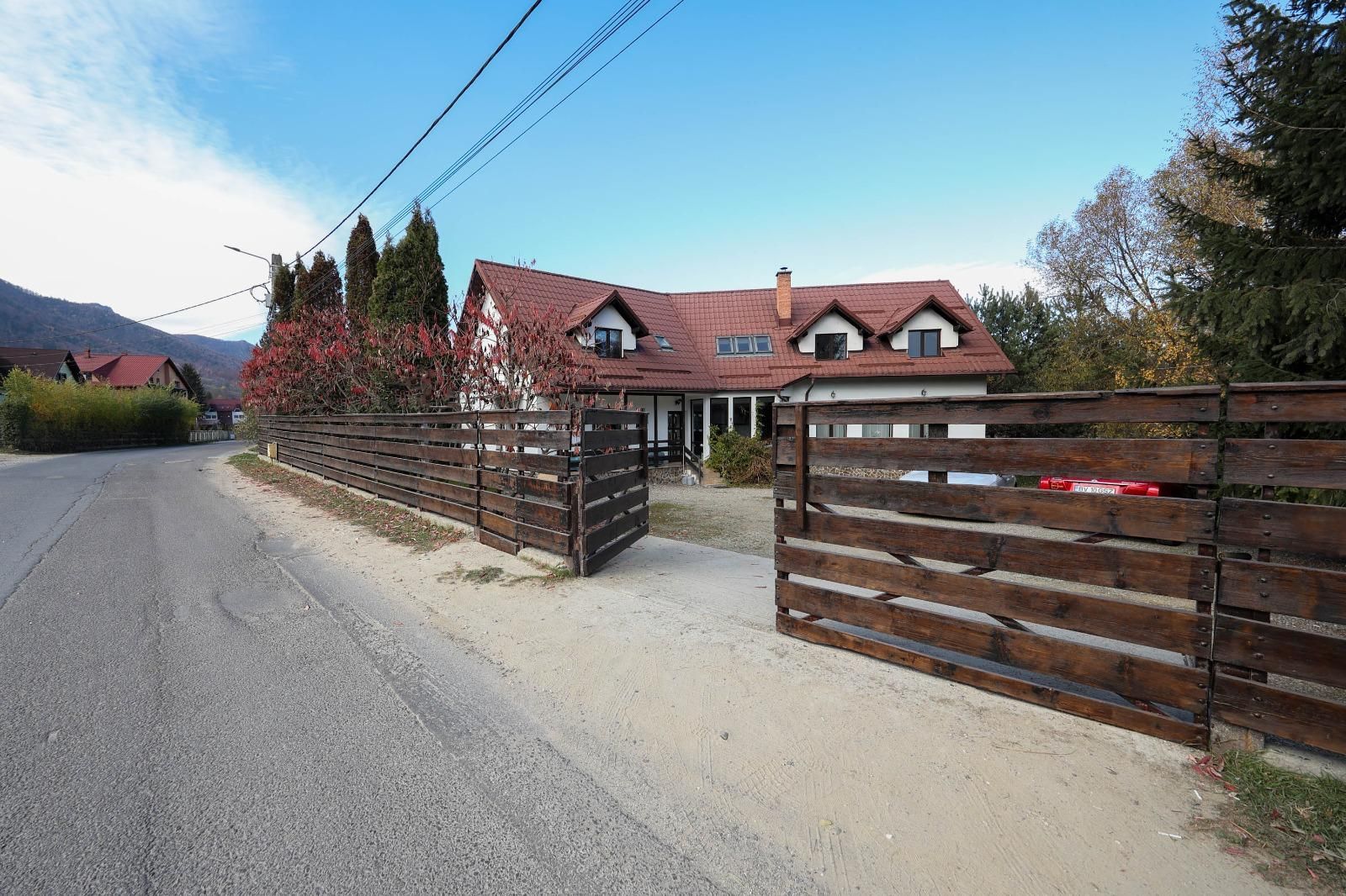 Vilă spațioasă de vânzare în Predeluț, Bran | 2000mp - Poză 53