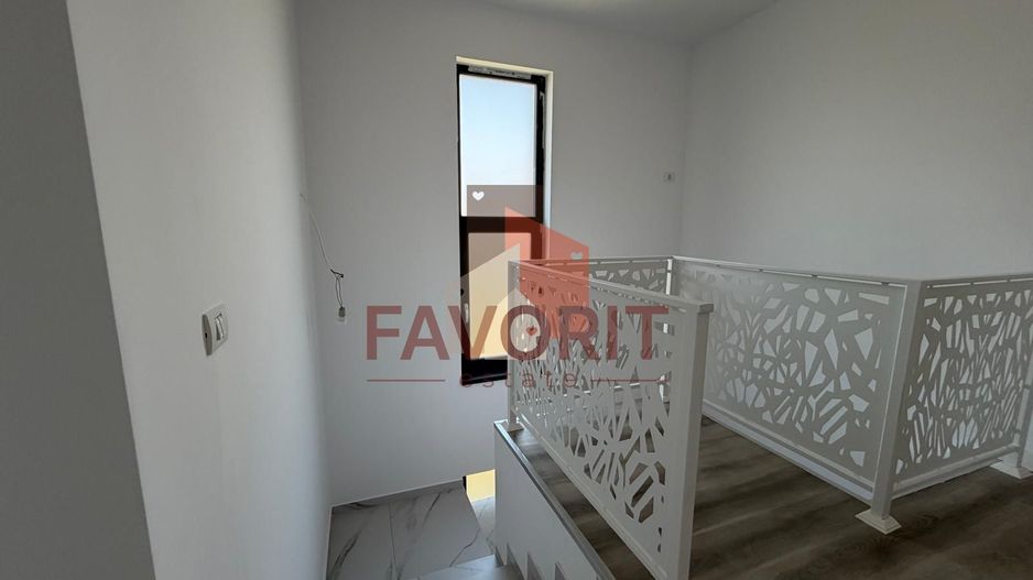 Duplex despartit | 5 camere | Garaj | Finisaje premium | 3 bai |Asfalt - Poză 9