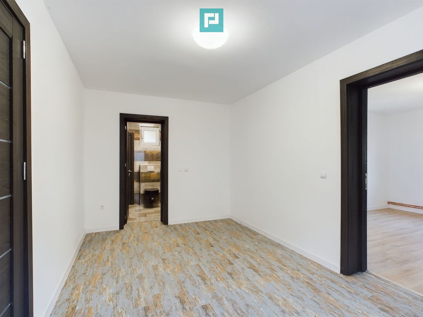 Casă cu 4 camere în Urseni, complet renovată! - Poză 5