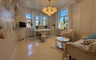 Apartament 4 camere în vilă I Cotroceni I Renovat complet I - Poză 1