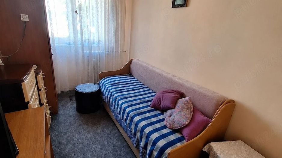 Apartament 3 camere, Zona Dacia   luminos, liniștit, cu vedere spre spațiu verde - Poză 5