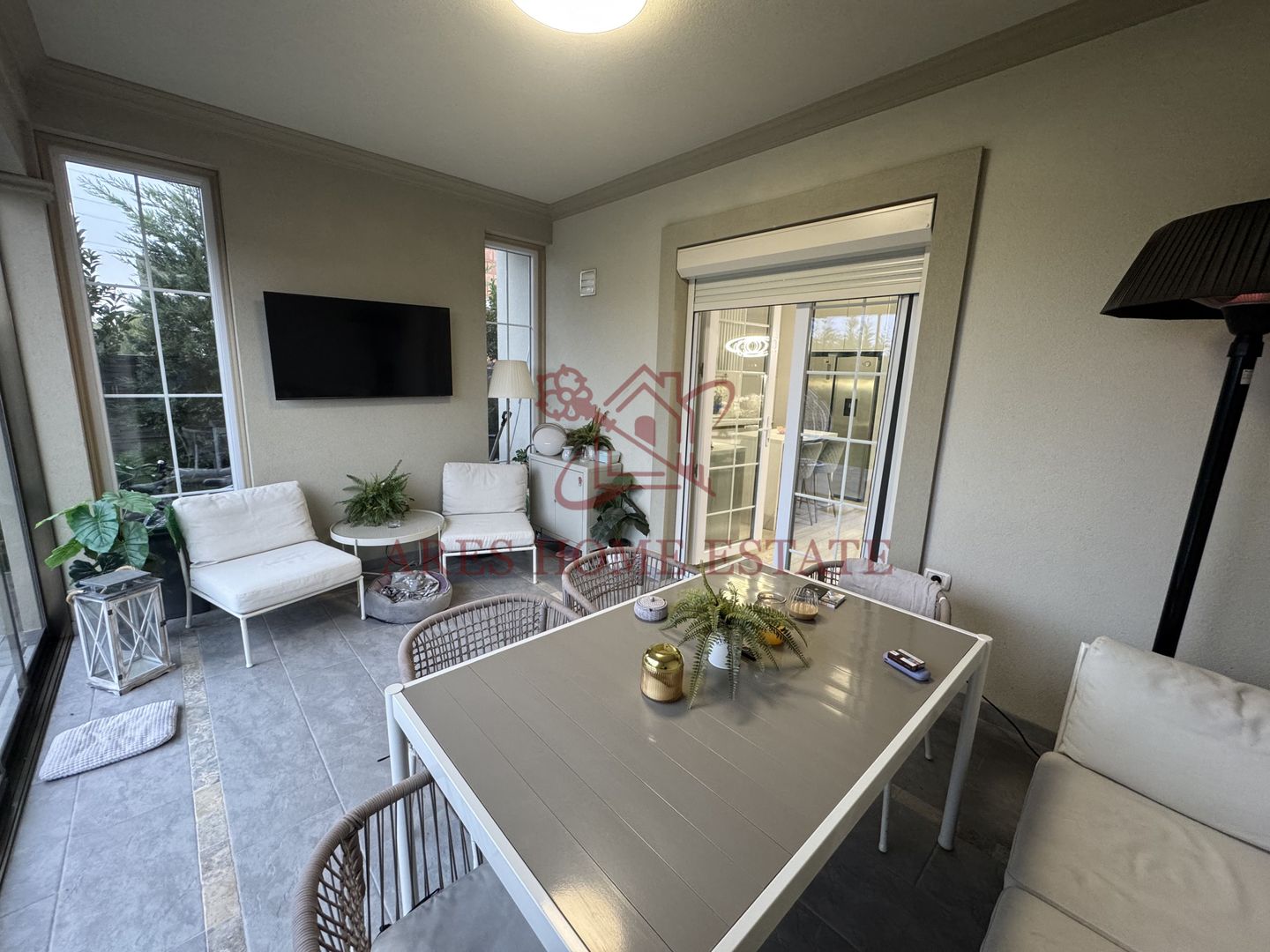 Casa in stil mediteranean, ultrafinisată 5 camere, 3 bai + curte. - Poză 4