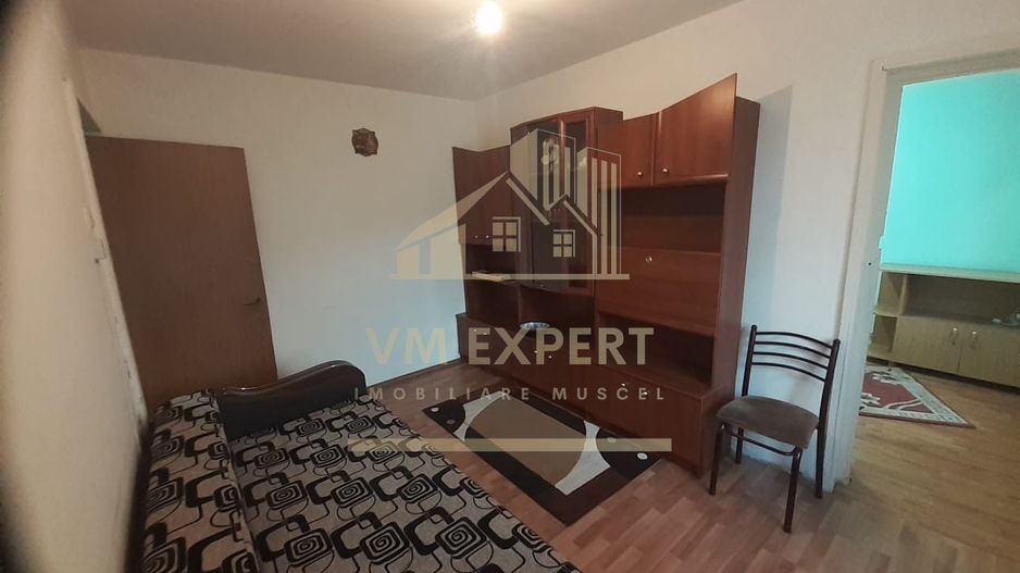 APARTAMENT 3 CAMERE ETAJ 2 ROTUNDA  CAMPULUNG - Poză 2