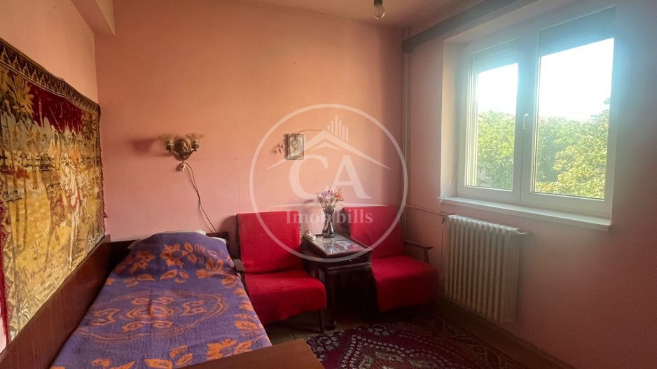 Apartament cu 3 camere de vânzare în zona Rogerius, Oradea - Poză 5