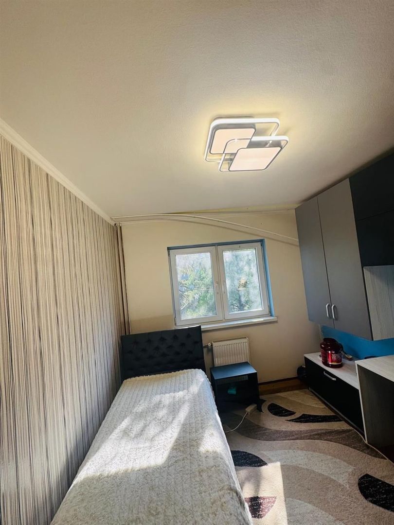 APARTAMENT 4 CAMERE NUFARUL ETAJ 3 - Poză 3