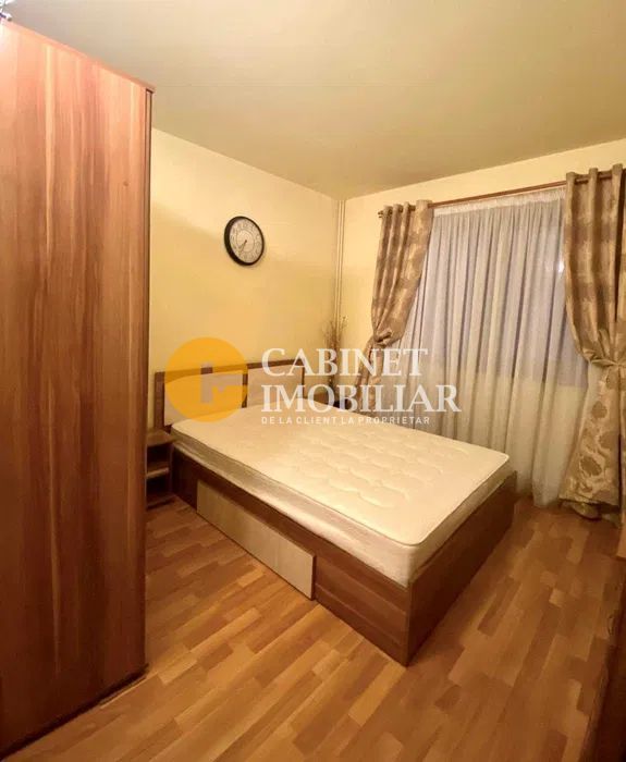 Apartament 3 camere, semidecomandat - zona Alexandru cel Bun - Poză 1