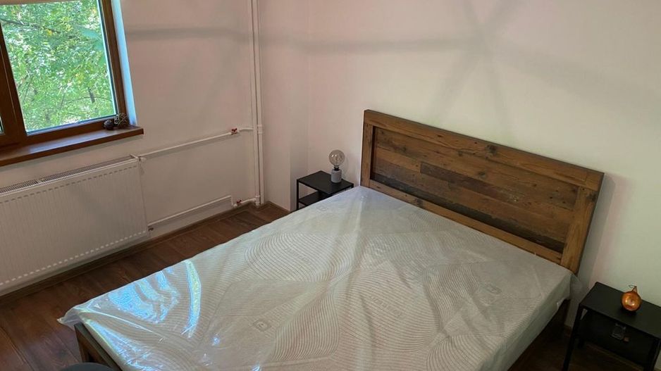 Vanzare Apartament 2 camere renovat, etaj 2/8, balcon și boxă,  Panduri - Poză 4
