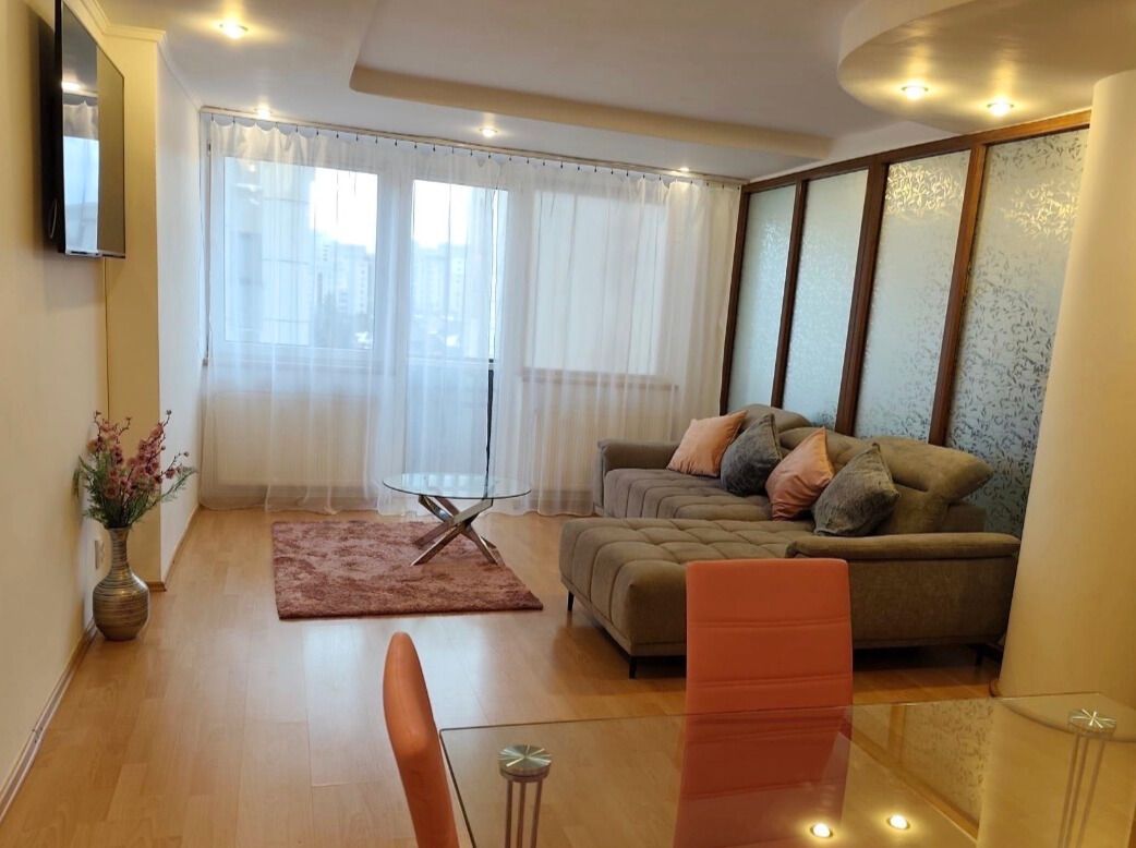 Apartament decomandat de închiriat 85 mp finisaje moderne etaj 7 Griviței - Poză 1