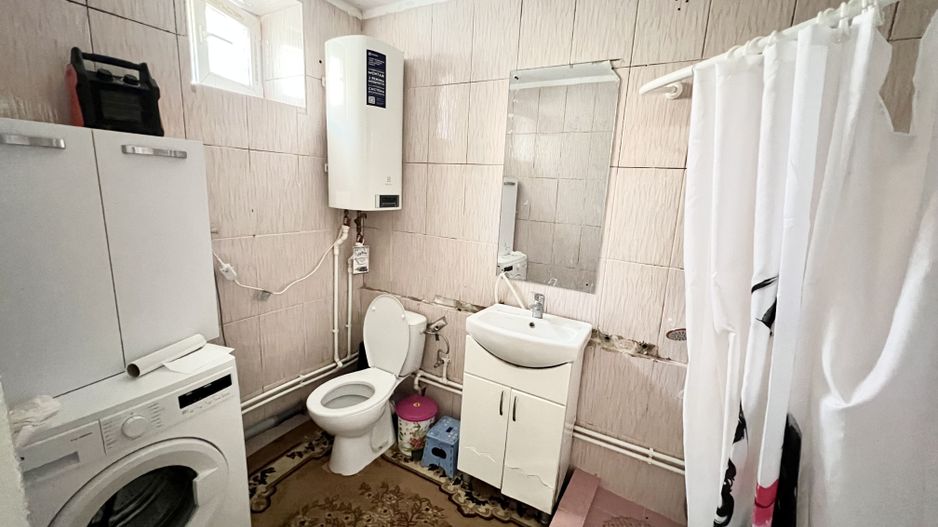 Casa în centrul or.Ialoveni - Poză 11