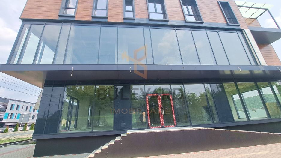 Cladire comerciala situata la drum intens circulat, 1365 mp utili + 20 parcari - Poză 4