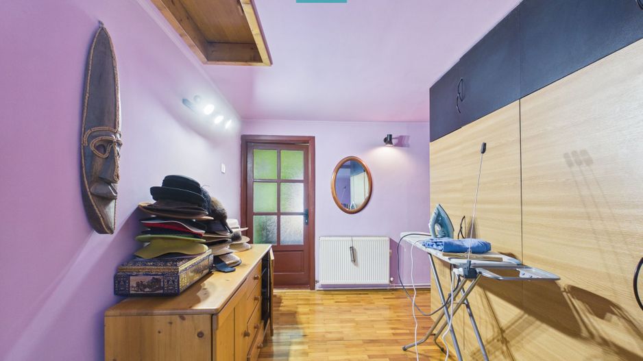 Casă cu 2 corpuri de clădire în Bujac - Poză 8