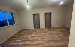 Vânzare jumătate de duplex în Ghiroda - Poză 1