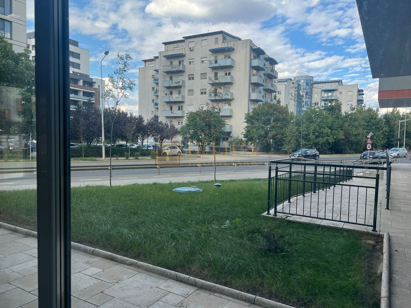 Spatiu 90mp utili; bloc nou, vad comercial ! Zona de nord - la bulevard. - Poză 5