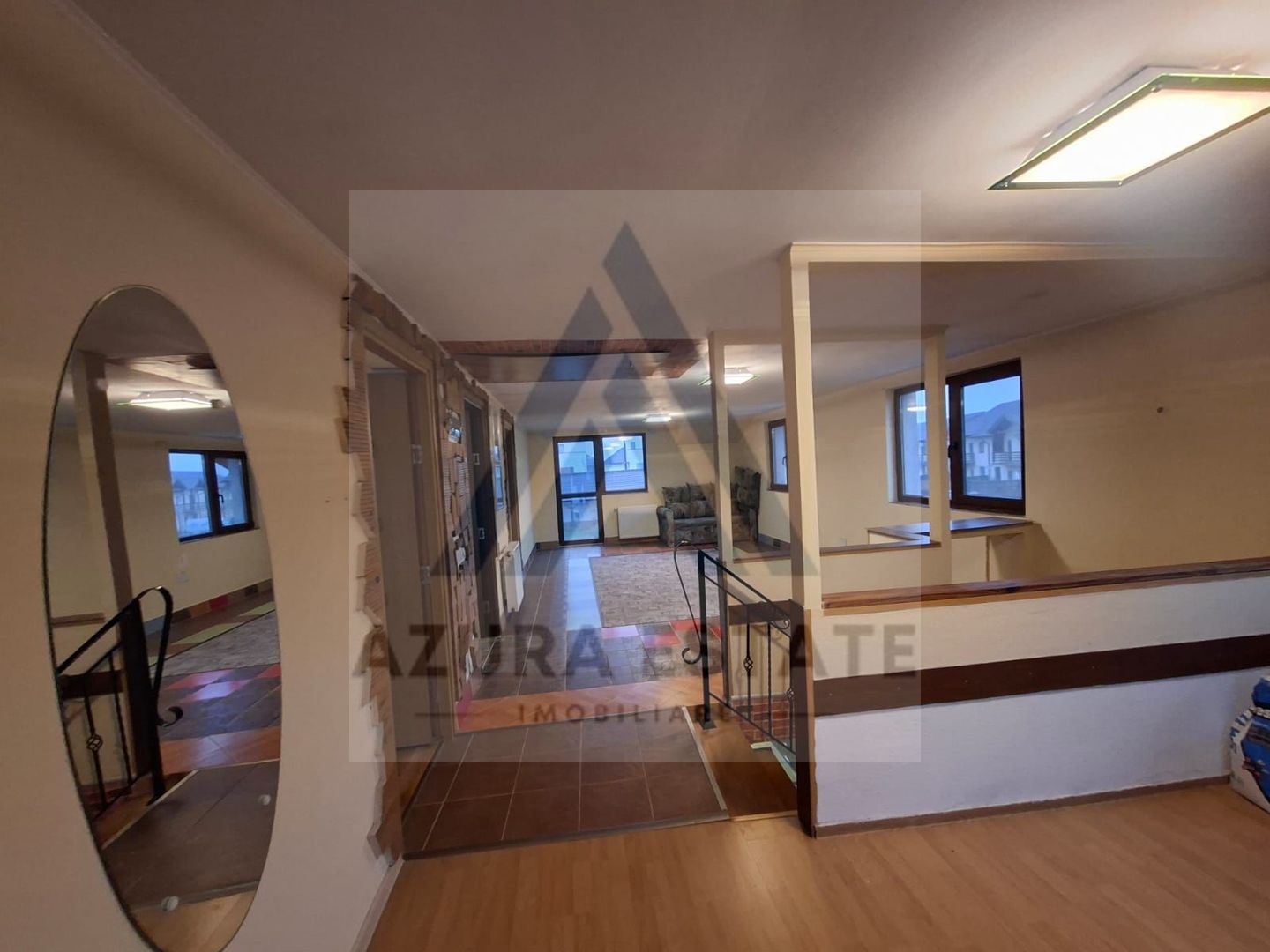 Casa 6 camere 2 bai curte 306 mp utili si parcare privata in Selimbar - Poză 13