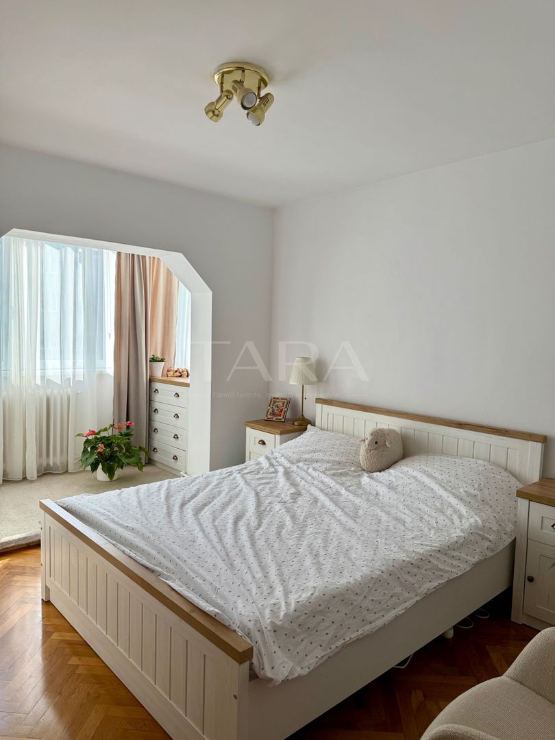 Vanzare apartament  decomandat zona Titulescu - Poză 4