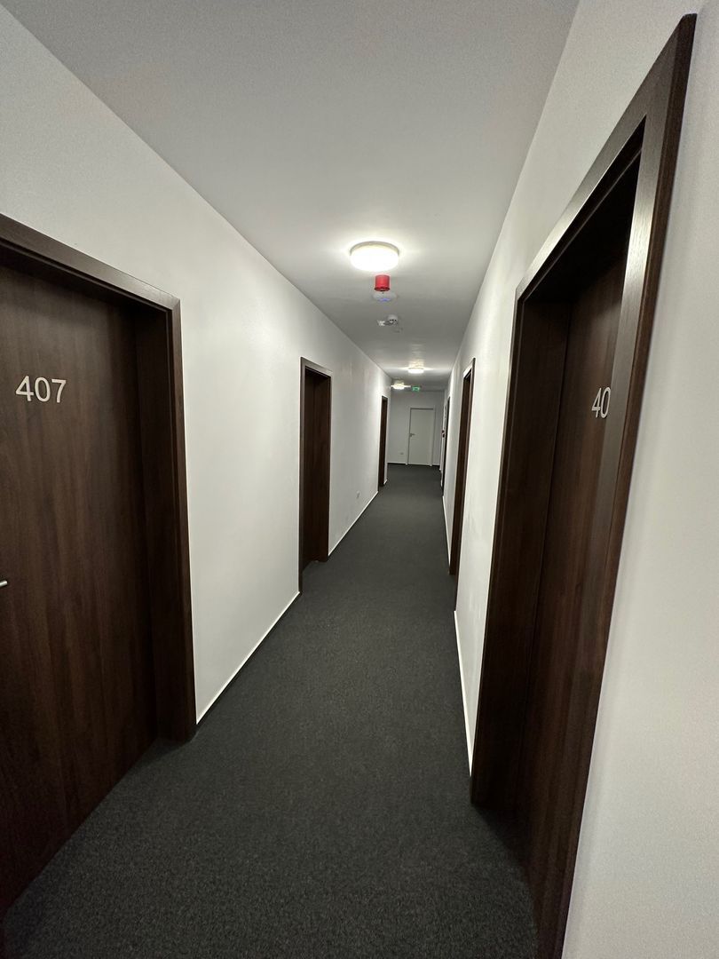 Clădire de inchiriat clinica / birouri - Poză 11