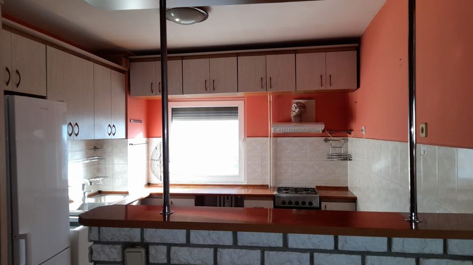 Apartament cu o camera, de vanzare, situat in zona Dacia, Oradea. - Poză 1